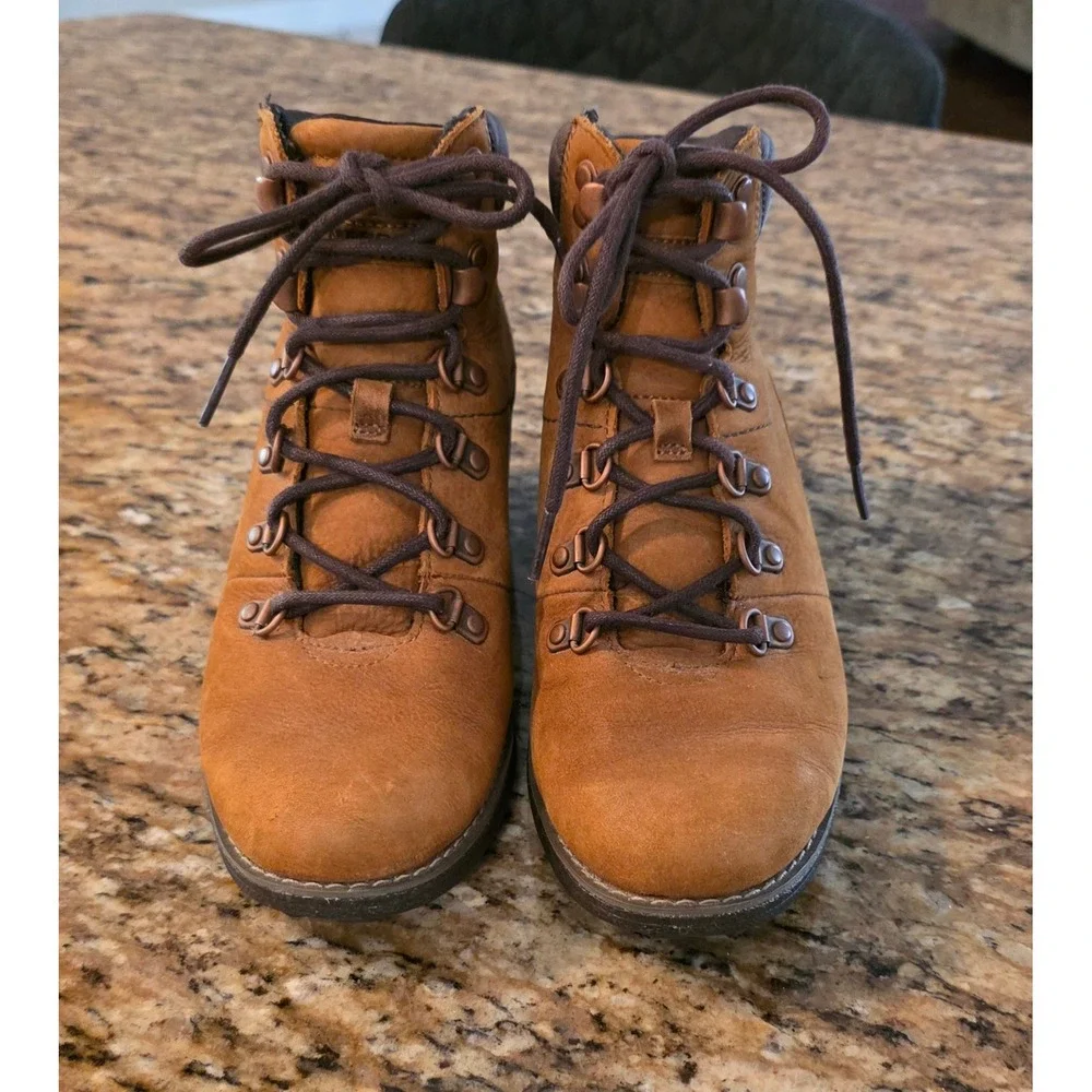 Merrell Chateau Mid Lace Polar Waterproof Leather Boots Brown Womens 7